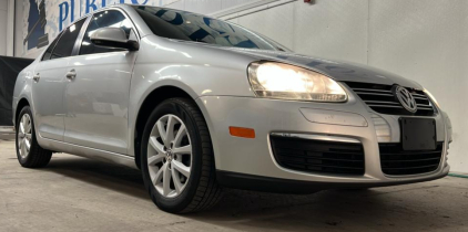 2010 VOLKSWAGEN JETTA - FRESHLY DETAILED!