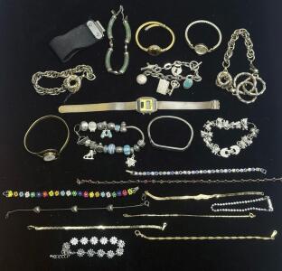 Mixed Vintage Bracelet Lot &ndash; Jade-Style, Cat Charm, and Black Velvet/Velcro Wristband (3pcs)
