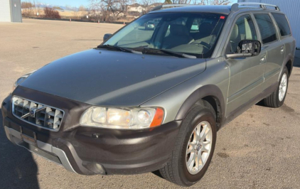 2007 VOLVO XC70 - AWD!