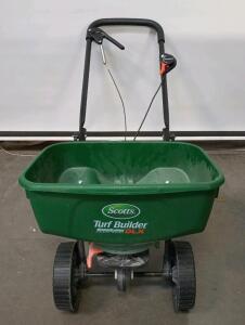 Scott Turf Builder DLX Broadcast Spreader