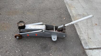 2 Ton Hydraulic Steel Floor Jack with Handle, 24 in Length, Manual Pump, Used Condition
