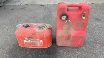 Johnson 6-Gallon Marine Fuel Tank (Metal, Red) & Red Plastic 6-Gallon Outboard Gas Tank