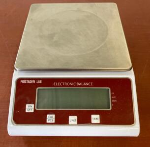 Fristaden Lab Precision Digital Scale Electronic Balance, 2000g x 0.01g, RS232, Stainless Pan