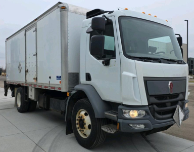 2017 KENWORTH K270 - DIESEL! 41K MILES!