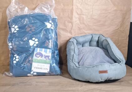 (1) Zen-Liu - Waterproof Pet Blanket For Bed / Couch / Kennel, 70" x 60" & (1) Zenvino Small Pet Bed