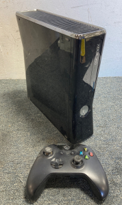 X-Box 360 S w/ Controller