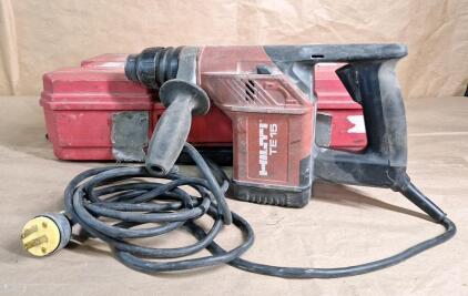 (1) Hilti TE 15 Corded Rotary Hammer Drill W/ Case