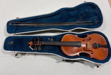 Glaesel Shop Adjusted 4/4 Violin Outfit with Case, Bow & Sherman&rsquo;s Rosin