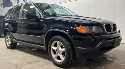 2003 BMW X5 - AWD!