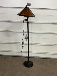 Mission Style Floor Lamp, Amber Mica Shade, Swing Arm, 58" Height. Unable to test (no bulb)