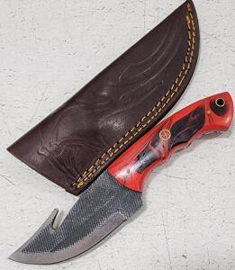 (1) Fixed Blade Cold Steel Gutting Knife With Resin Handle And Sheath