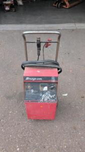 Snap-on BC4200 Wheeled Automotive Battery Charger 200A Engine Start, 6/12V, 120V AC