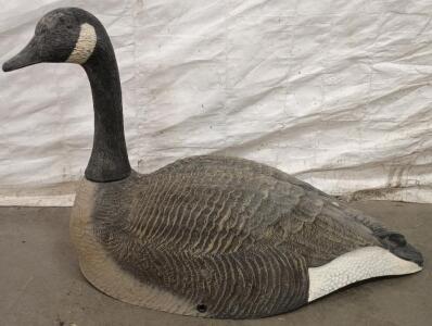 Oversized Full-Body Canada Goose Decoy, Detachable Head, 42" Length 24" Height Molded Plastic