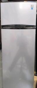 Avanti DF2-285 Top Freezer Refrigerator 7.4 cu. ft., Silver, Energy Star, Serial# 1013A3K2138B00275