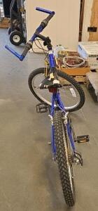 Magna Great Divide 24" Youth Mountain Bike, 18-Speed, Front Suspension, Blue, Steel Frame