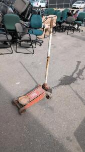 Steel Hydraulic Floor Jack, 2-3 Ton Capacity, Manual, Approx. 33"x12", Heavy Wear