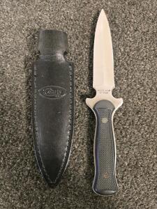 Case XX E77-4&frac12; SS Dagger, 6" Stainless Blade, Black Handle, Black Leather Sheath, 1990 USA