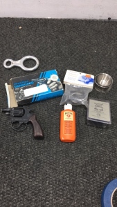 (1) Precise Vanguard Athletic Starter Revolver (1) Compound Bow Sling (1) Hellfire Trigger system (1) Collapsible camp cup