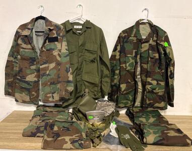US Army Woodland BDU Uniform Set w/ OG-107 Shirt, Field Gear, Canteen, Mess Kit, Gloves
