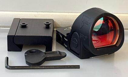 Trijicon SRO Red Dot Sight, 2.5 MOA, Picatinny Mount, Reflex Optic, Includes Tools
