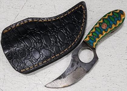 (1) Fixed Blade Cold Steel Skinning Knife With Wood Handle And Sheath