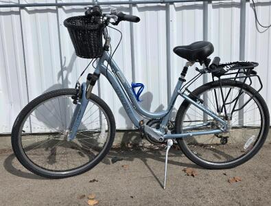 26" Trek Navigator 2.0 21-speed Bike, Silver PLEASE READ DESCRIPTION