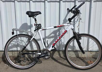 26" Raleigh M80 Mountain Sport 7500 Oversize Alumnium Frame 27-speed Bike, white.