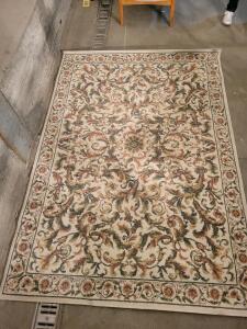 Traditional Floral Area Rug, Approx. 5x8 ft, Cream/Beige, Machine-made, Intact Edges