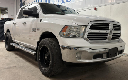 2017 RAM 1500 - 4X4!