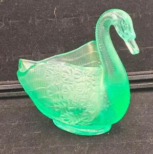 Uranium Glass Swan Dish &ndash; Neon Green Vaseline Glass, Glows Under UV, 4" Decorative Trinket Holder