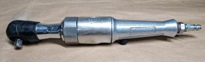 (1) Snap On FAR-72 - 3/8" Air Socket