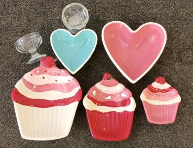 3 Pcs Ceramic Cupcake Shaped Dish (Large, Medium, Small), 2Pcs Ceramic Heart Shaped Dish, (2) Ice cream Cups