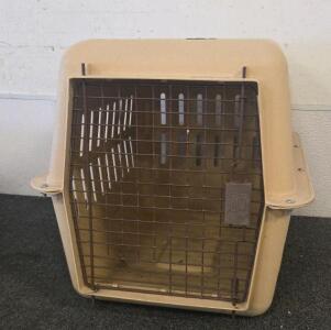 Medium Hard-Sided Plastic Pet Carrier, 24"x16"x16", Metal Door, Beige, Top Handle