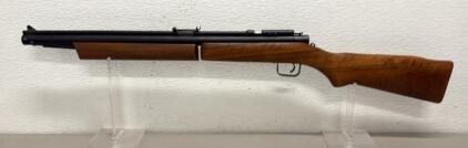 Benjamin 397P Multi-Pump Pneumatic Air Rifle, .177 Caliber, Hardwood Stock, Serial 295786430