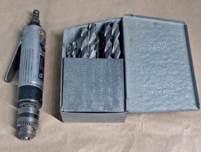 (1) Straight Pneumatic Air Drill & Assorted Drill Bits