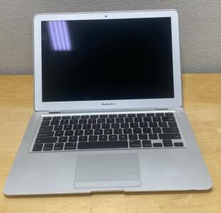 Apple MacBook Air 13" (Early 2015, i5 1.6GHz, 4GB RAM, 128GB SSD, A1466, Silver) C1M1Q1T1MAS