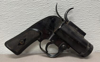 WWII U.S. M8 Flare Gun Chrome Electroplating Corp. 1943 1in Signal Pistol Military Marked
