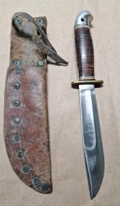 (1) Vintage Western 5-1/2" Fixed Blade Knife W/Sheath