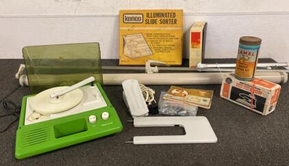 Truestone Record Player ( Powers On ) 4&rdquo; Screen - Slide Carousel and More