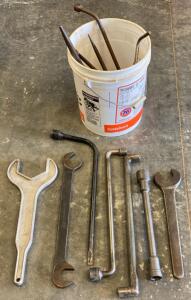 Large Lot Industrial Heavy-Duty Wrenches, Lug & Breaker Bars, Tractor/Equipment Tools