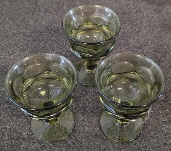 Set of 16 Vintage Green Glass Coupe Dessert Goblets, c.1960s, Original Box, 5 oz Capacity