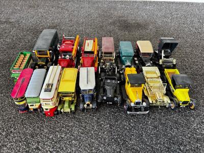 Vintage Die-Cast Double-Decker Bus Pair &ndash; Dublin & Glasgow Livery, 1:76, Detailed Models