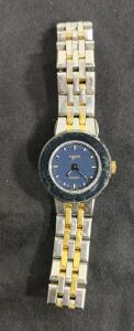 Rado DiaStar Women's Watch, Likely Featuring a Two-Tone Stainless Steel and Gold-Plated Bracelet
