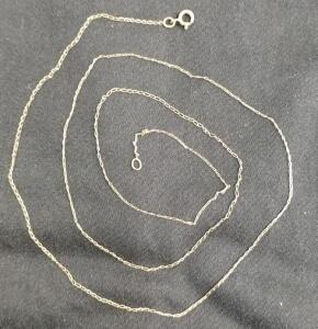 19&frac12;" 10K Gold Micro Paperclip Chain Link Necklace