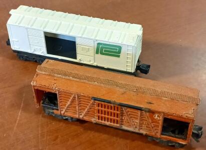 Vintage Model Train - Lionel #3656 Cattle Car & Lionel Penn Central Box Car