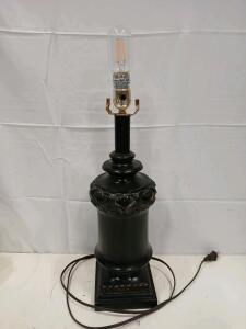 Vintage Traditional Black Metal Table Lamp with Ornate Bronze Accents, 150W
