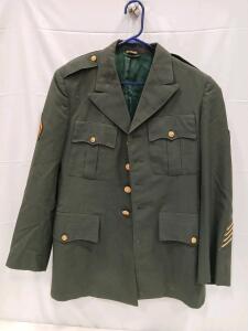 Vintage US Army Class A Green Dress Uniform Jacket (Vietnam Era) Size 38R