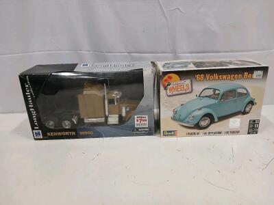 Kenworth W900 Model Truck Kit, 1:32 Scale, Diecast, NewRay