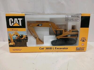 CAT 365B L Excavator Die-Cast Model, 1:50 Scale, Norscot, Movable Parts