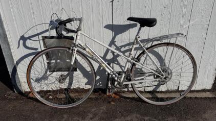 700c Peugeot Bike (White)